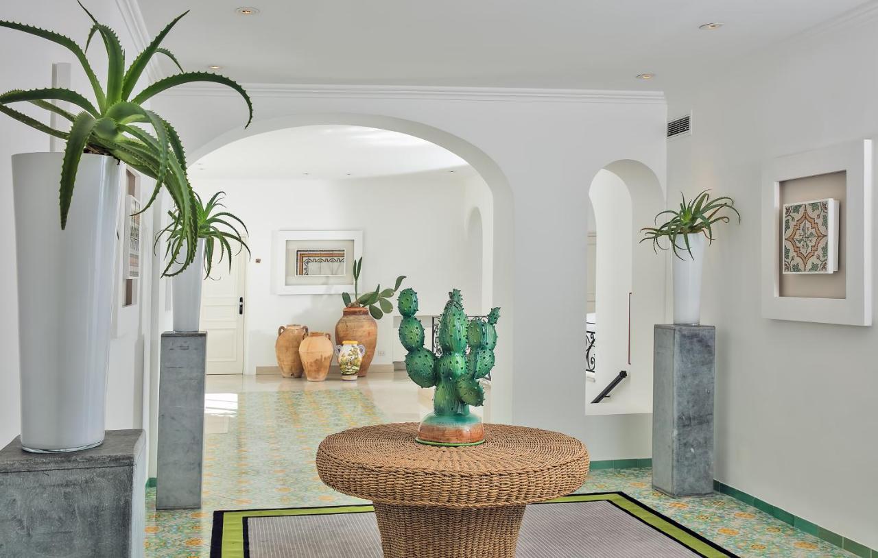 Hotel La Minerva กาปรี ภายนอก รูปภาพ