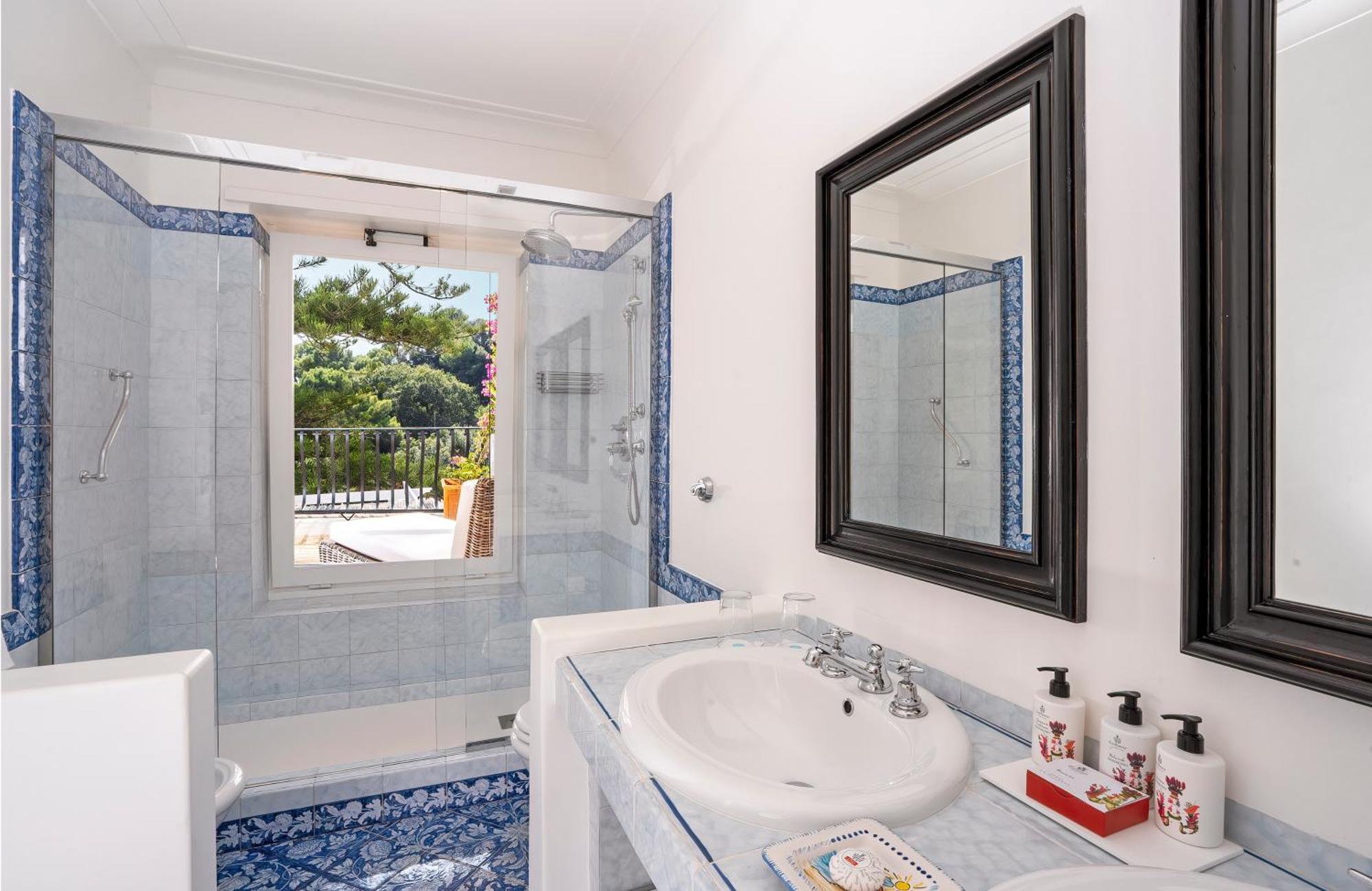 Hotel La Minerva กาปรี ภายนอก รูปภาพ